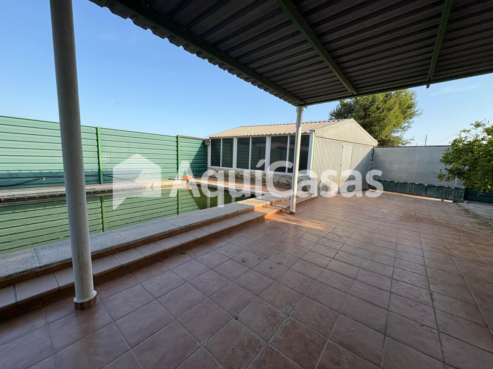 Se vende vivienda con terreno de 2000m2 en Roda | AquíCasas